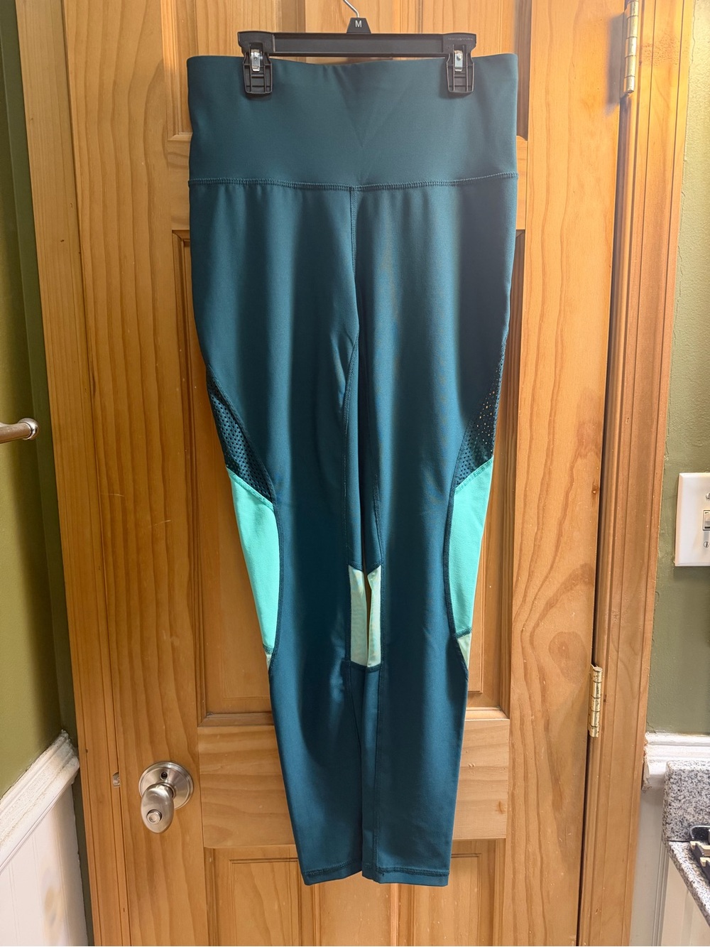 Xersion Teal Leggings with Mint Accent Panels